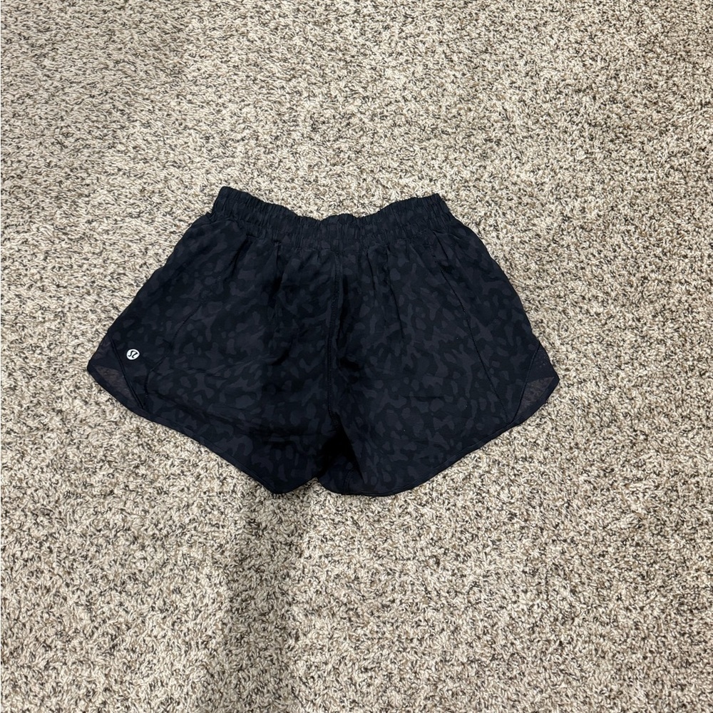 Lululemon Hotty Hot Short - Picture 4 of 6
